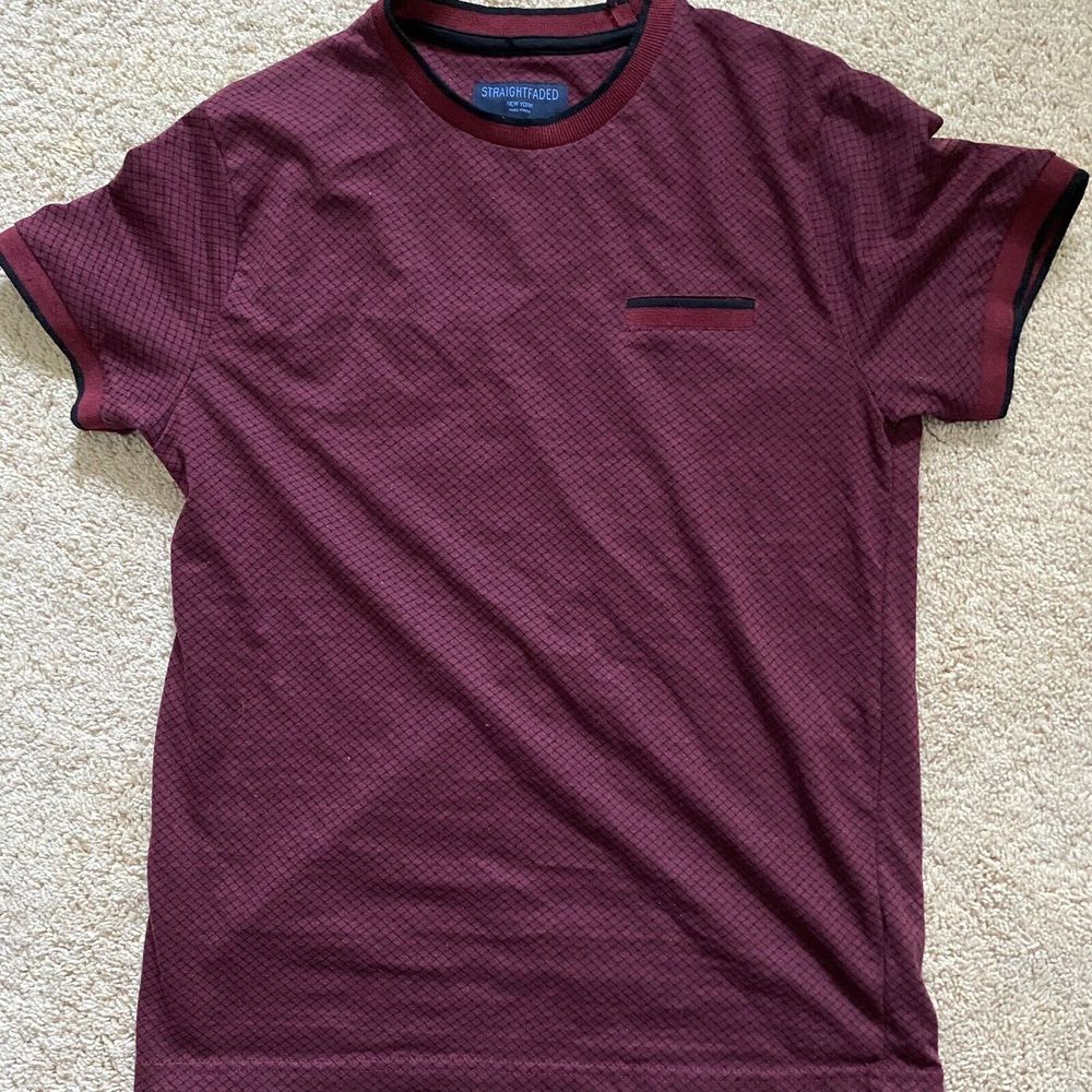 Brand New Red Straight Faded New York Men’s T Shirt | Size Large